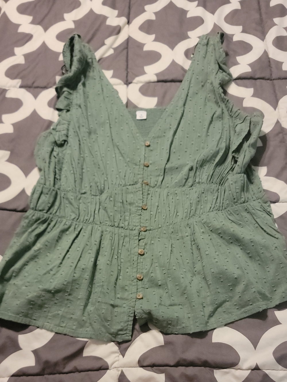 Old Navy XL Women's Sage Green Sleeveless Button-Down Ruffle Top Super CUTE!
